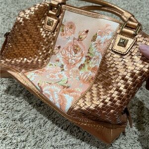 Sharif Gold and Cream Shoulder Bag with Unique Design